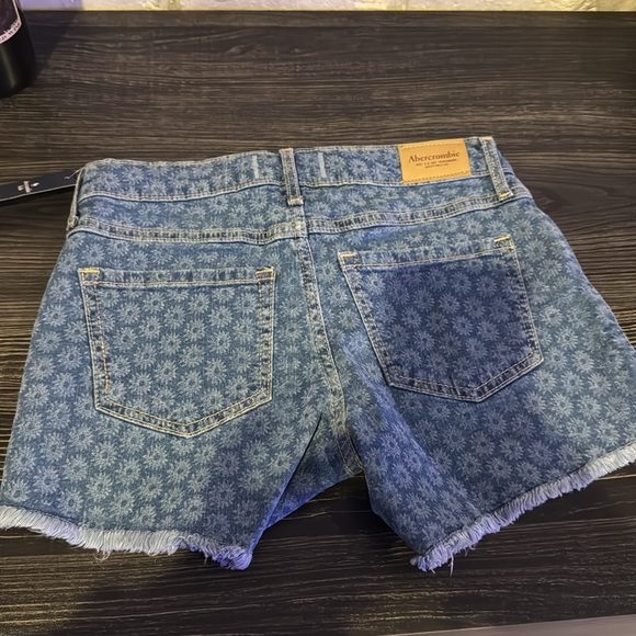 Abercrombie kids Jean shorts - Picture 5 of 5